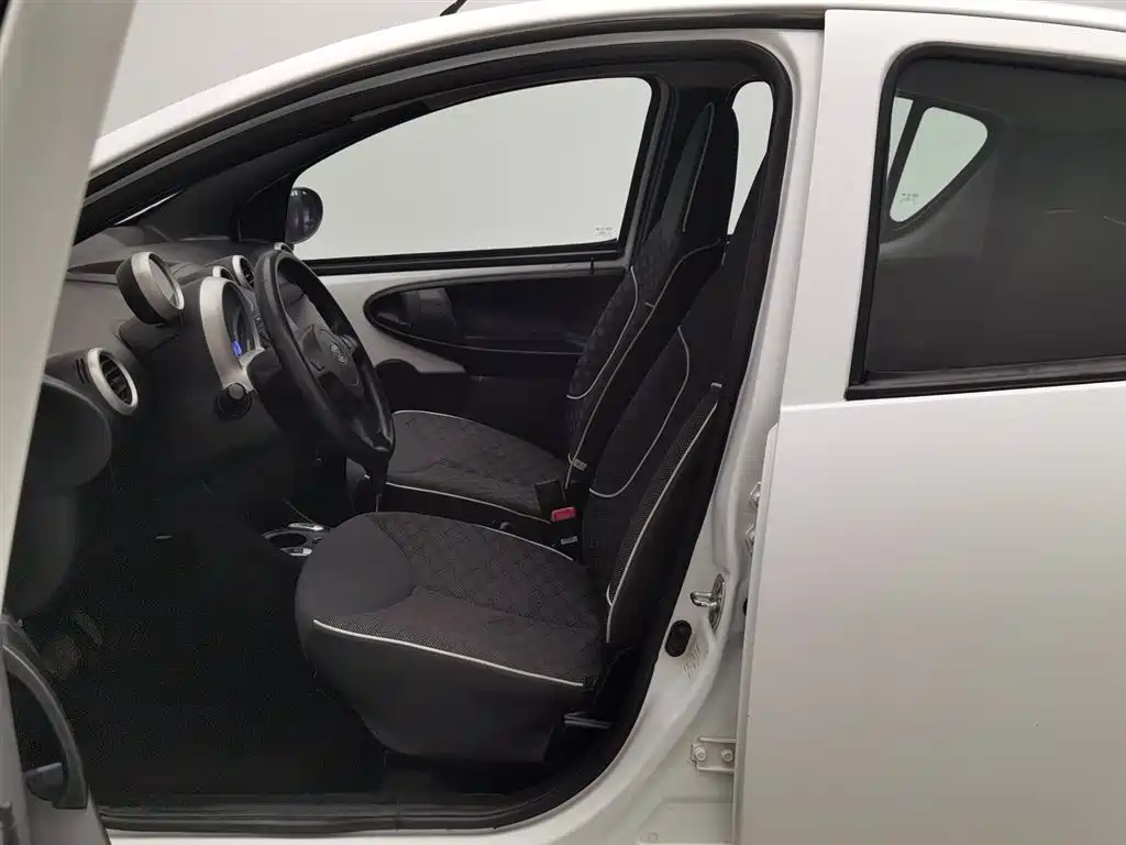 BYD F0 2015 1.0L AMT Xuan Cool Edition фото 10