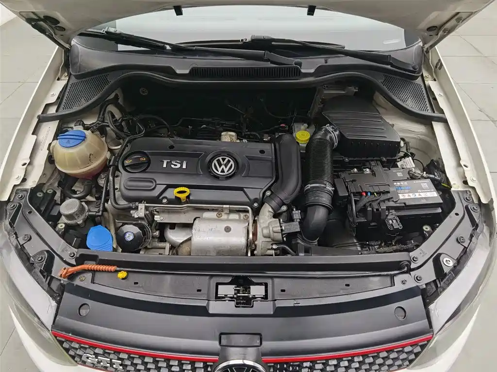 Volkswagen Polo 2012 1.4TSI GTI фото 6
