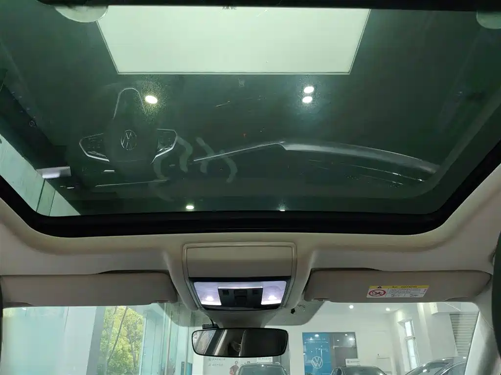 Volkswagen Passat 2023 Facelift 330TSI Starlight Luxury Edition фото 14