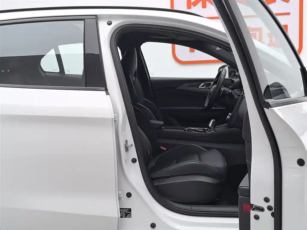 Lynk & Co 02 Hatchback 2022 2.0TD Plus фото 23