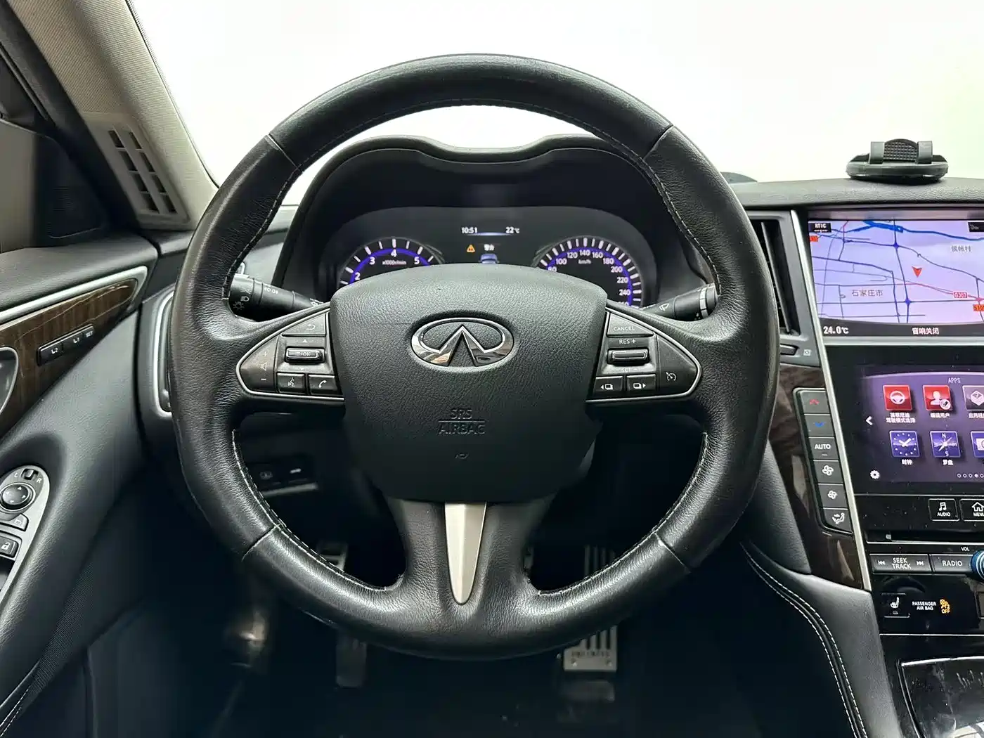 Photo 12 - Infiniti Q50L