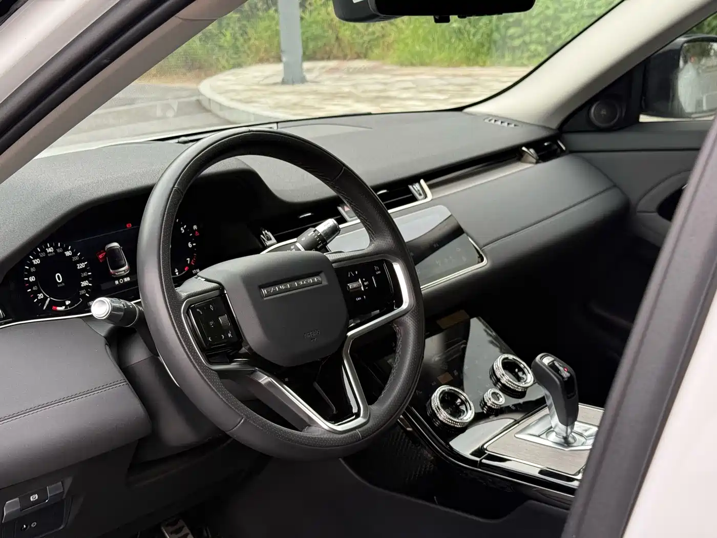 Photo 4 - Land Rover Range Rover Evoque