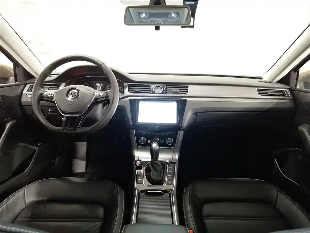 Volkswagen Passat 2017 330TSI DSG Prestige фото 5
