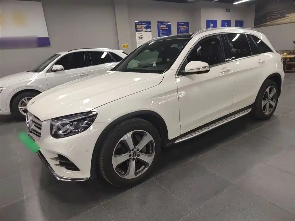 Mercedes-Benz GLC 2017 GLC 260 4MATIC Luxury фото 2
