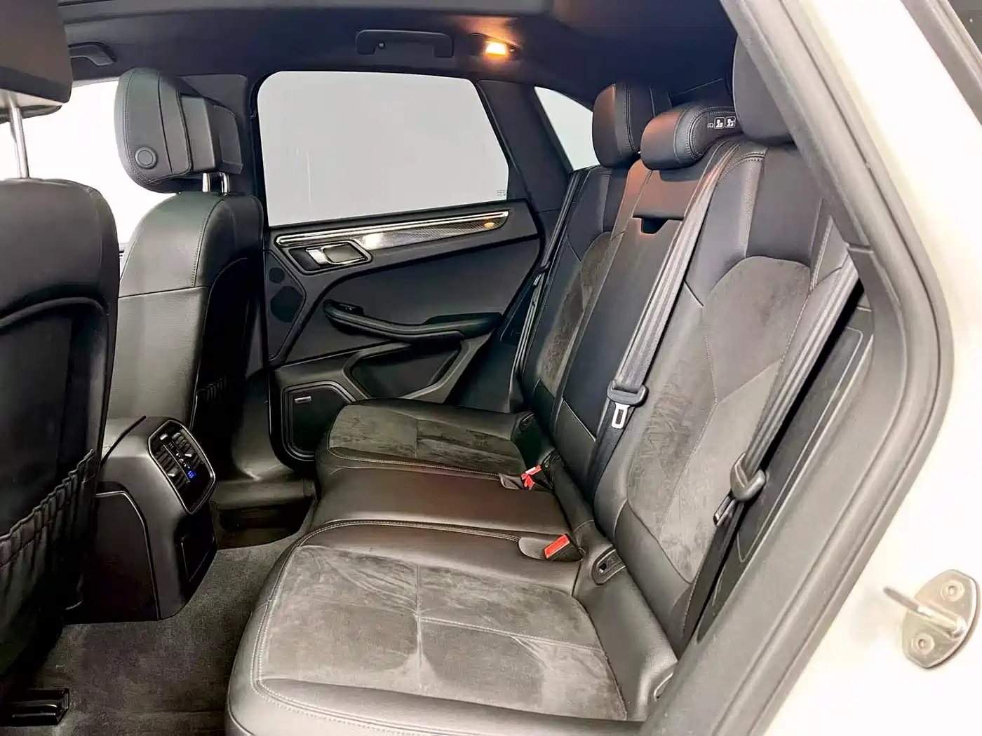 Porsche Macan 2017 Macan 2.0T фото 14