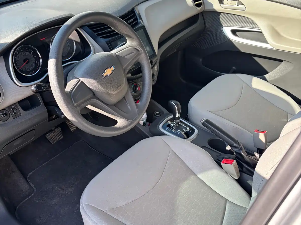 Chevrolet Sail 2015 Sail 3 1.3L AMT Ideal Edition фото 4