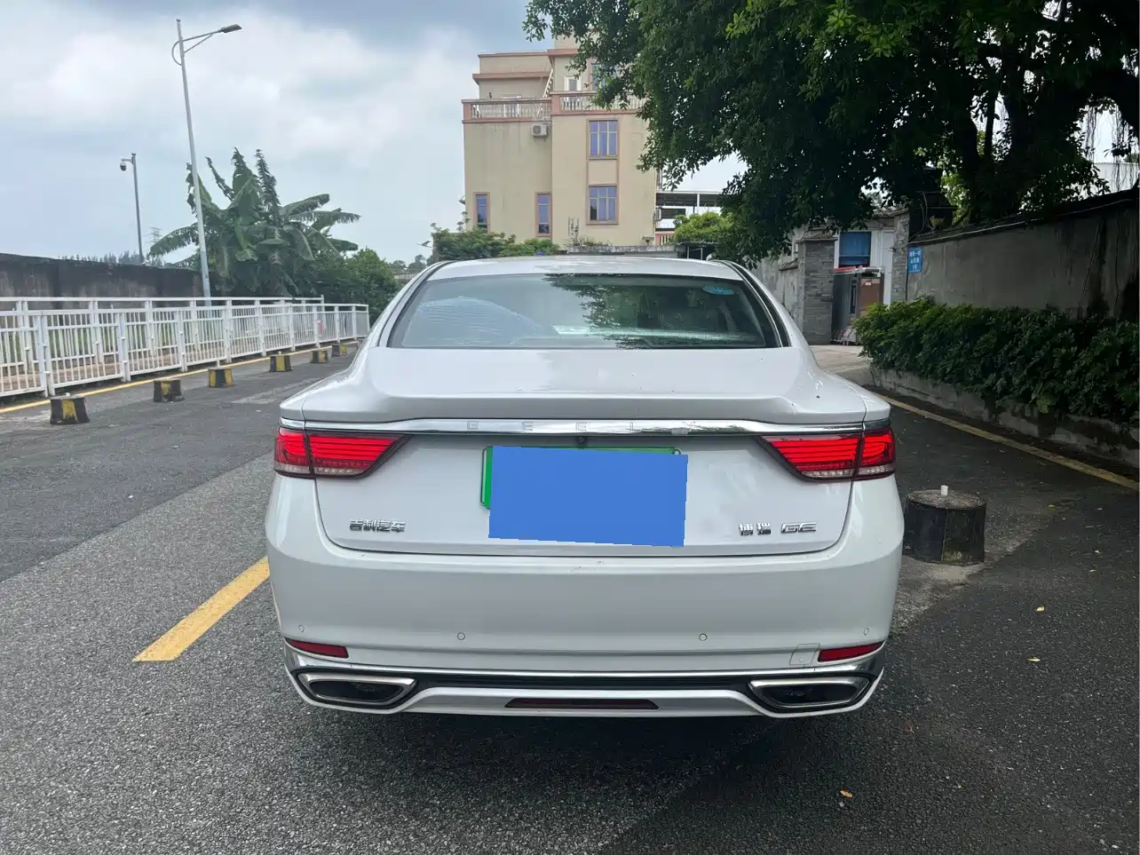 Фото 6 - Geely Borui