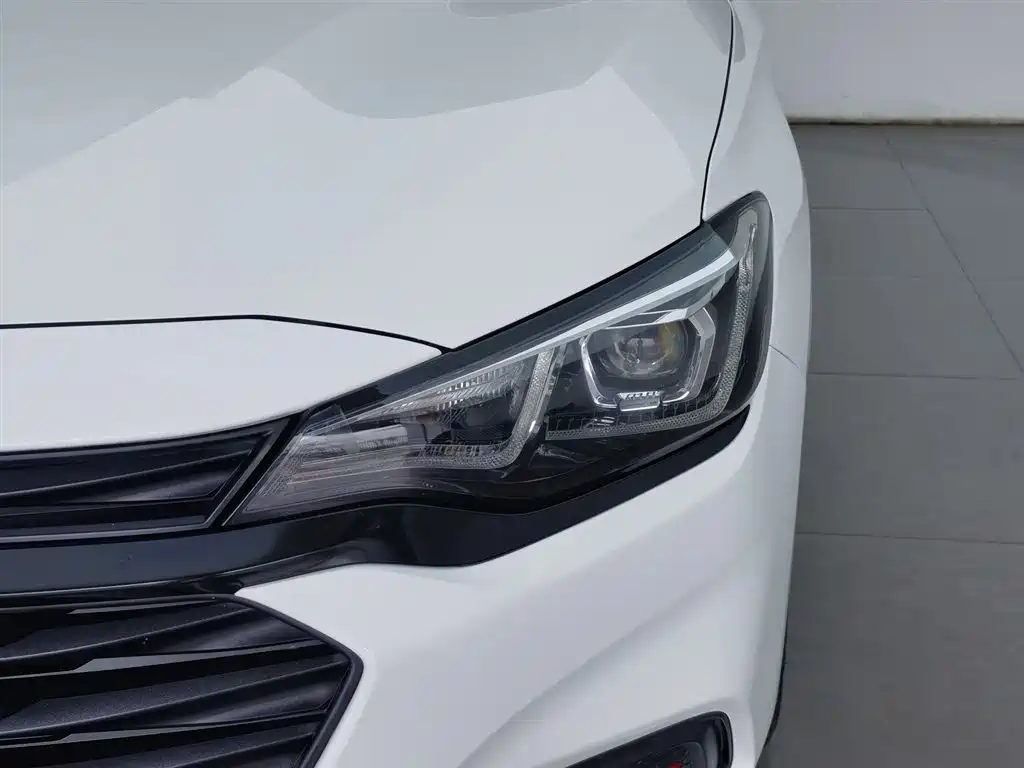 Chevrolet Monza 2020 Mild Hybrid Redline 320T Dual-Clutch Joy Edition фото 7
