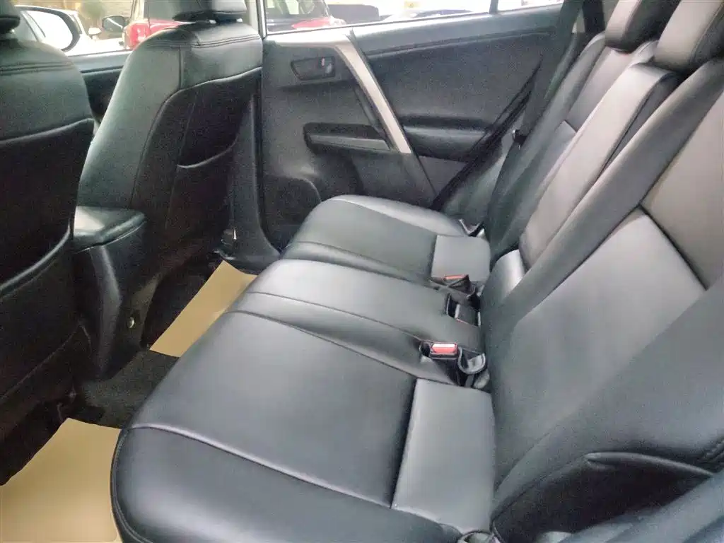 Toyota RAV4 Rongfang 2016 2.0L CVT 2WD Trend (China V) фото 17