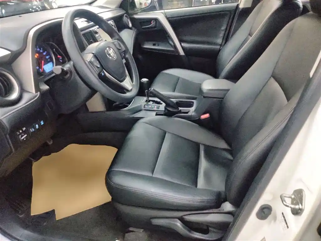 Toyota RAV4 Rongfang 2016 2.0L CVT 2WD Trend (China V) фото 15