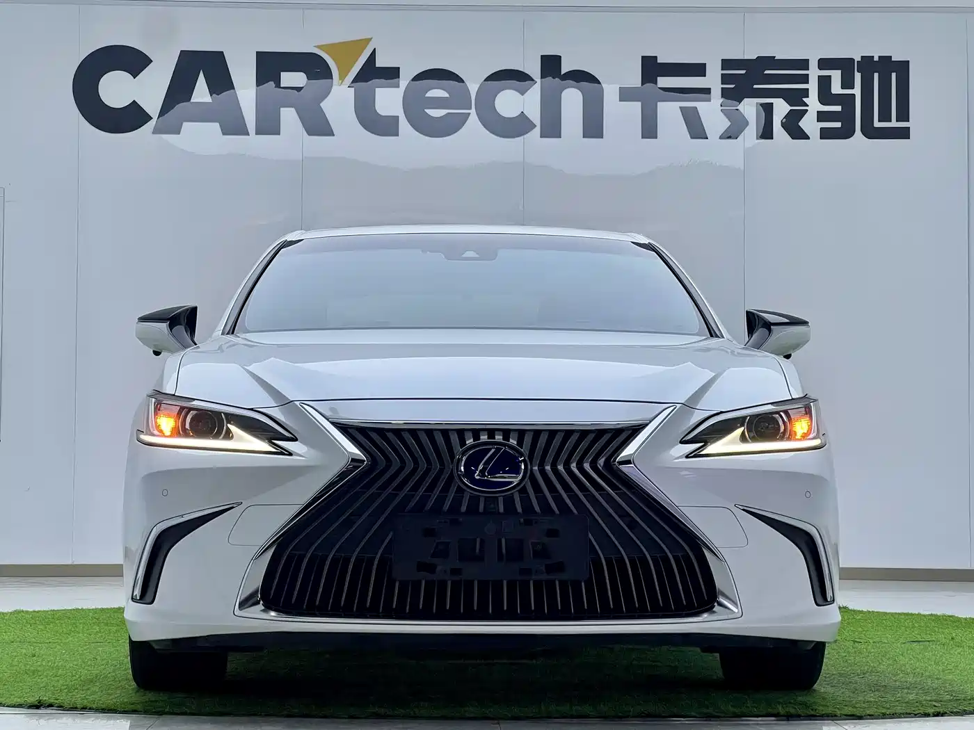 Lexus ES 2018 300h Excellence Edition China V фото 7