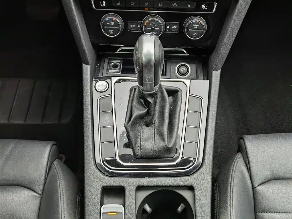 Volkswagen Magotan 2019 330TSI DSG Luxury China V фото 13