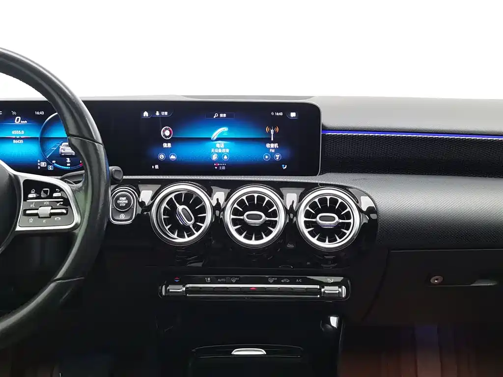 Mercedes-Benz A-Class (Import) 2019 A 200 Dynamic Version фото 12