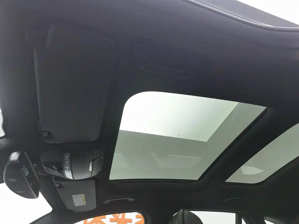 Mercedes-Benz GLC 2018 Facelift GLC 300 4MATIC Dynamic фото 14