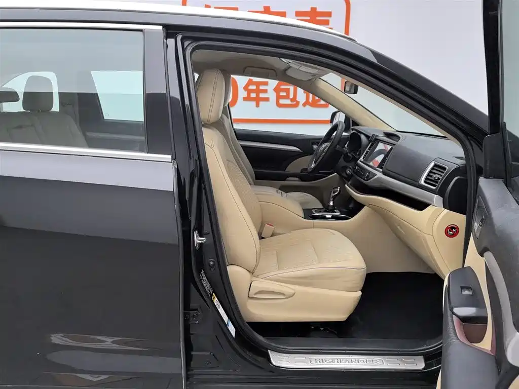 Toyota Highlander 2015 2.0T AWD Elite Edition 7-seater фото 23