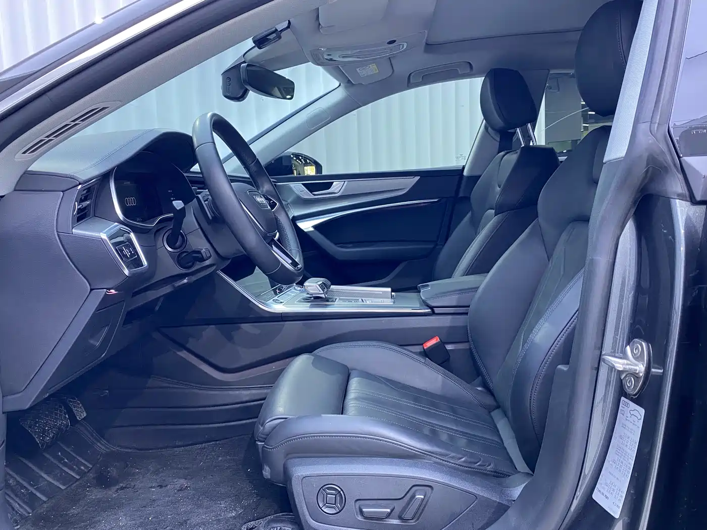 Audi A7 2023 Model 45 TFSI Premium Selection Edition фото 3