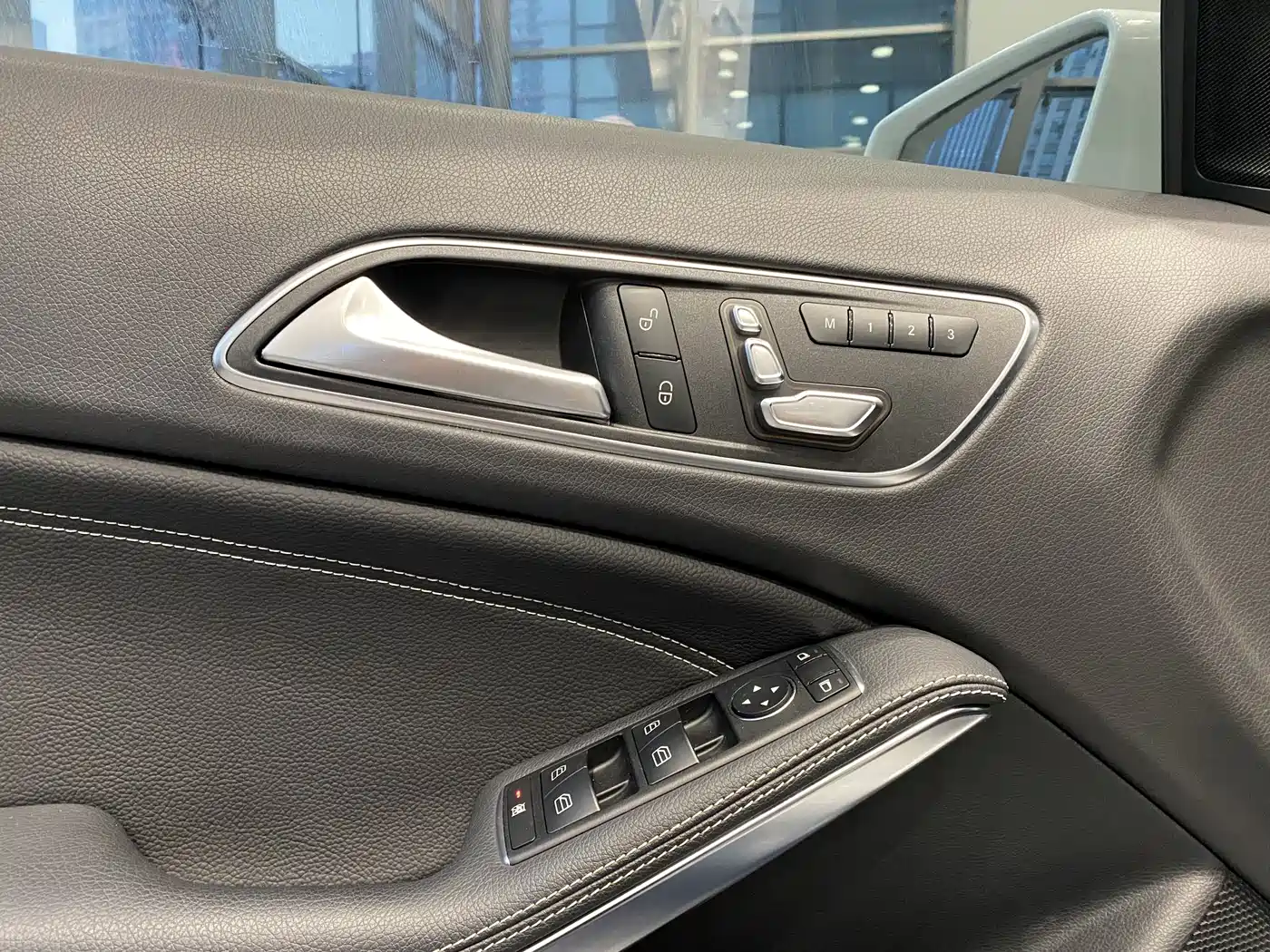 Mercedes-Benz GLA 2017 GLA 200 Dynamic фото 4