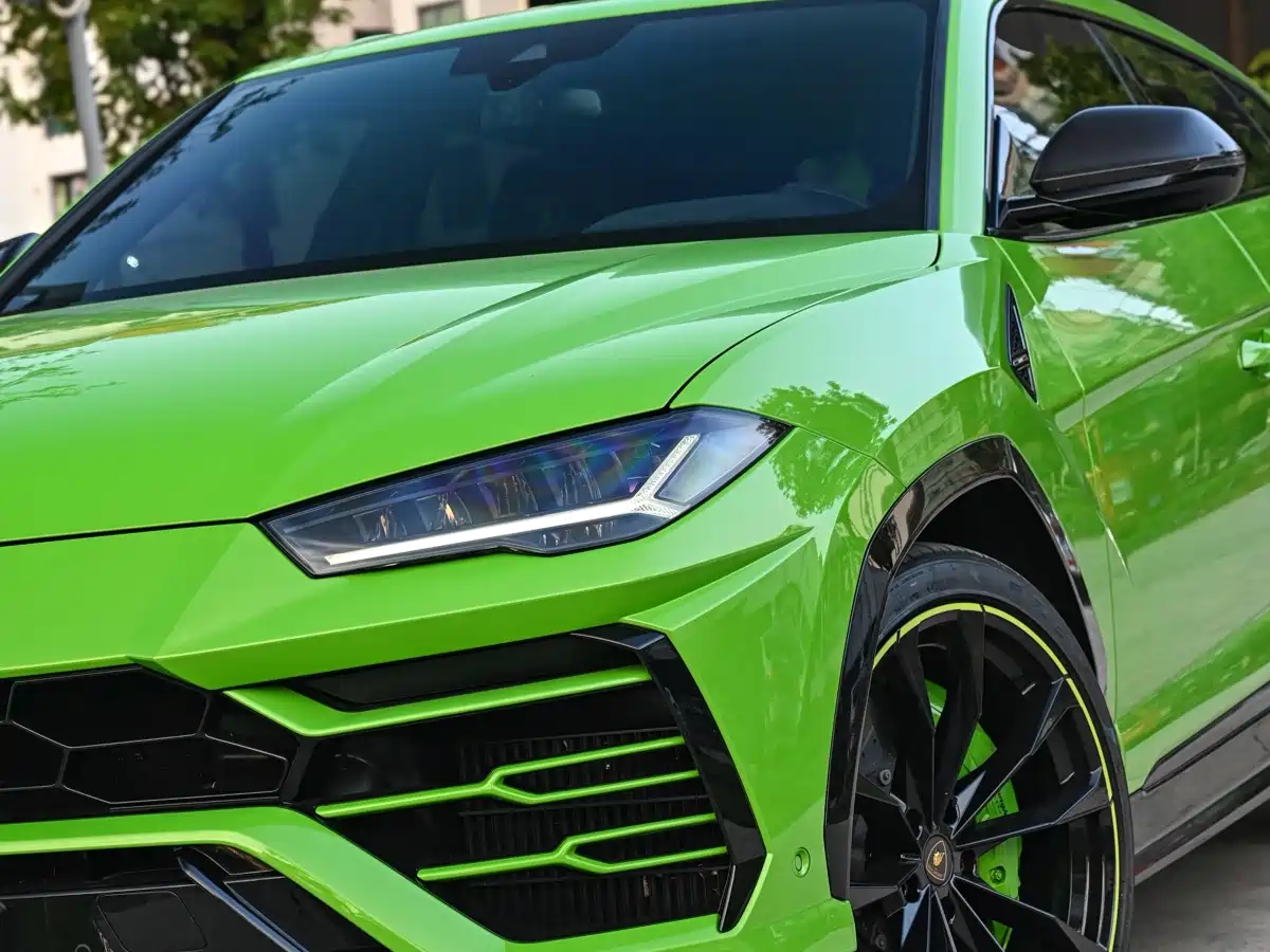 صورة 4 - Lamborghini Urus