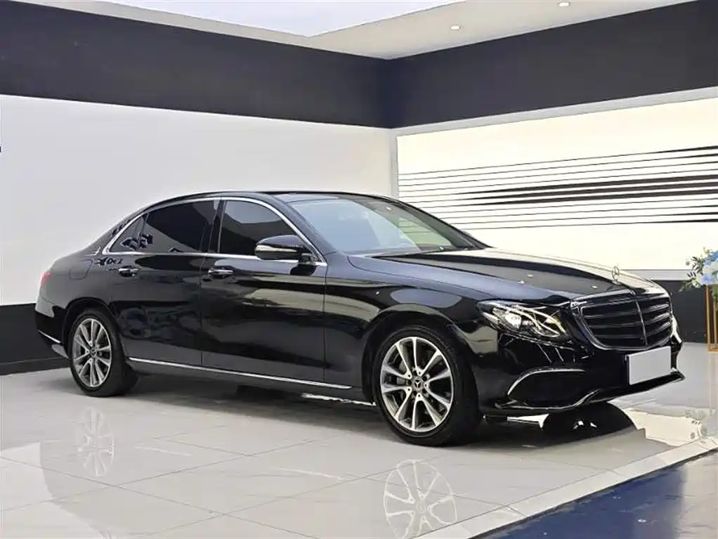 Mercedes-Benz E-Class 2018 E 300 L Luxury фото 3