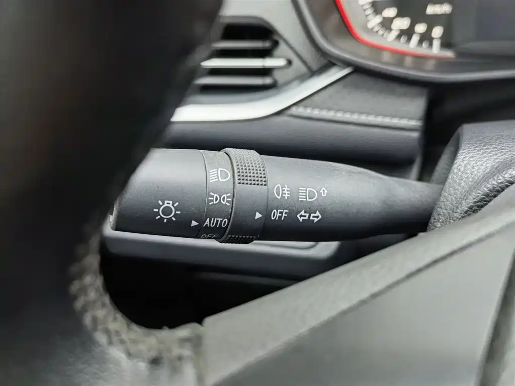 SAIC Maxus Maxus G50 2019 1.5T Debut Automatic Luxury Edition 7-seater фото 21