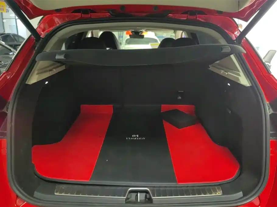 Lynk & Co 01 2017 2.0T AWD Pro фото 4