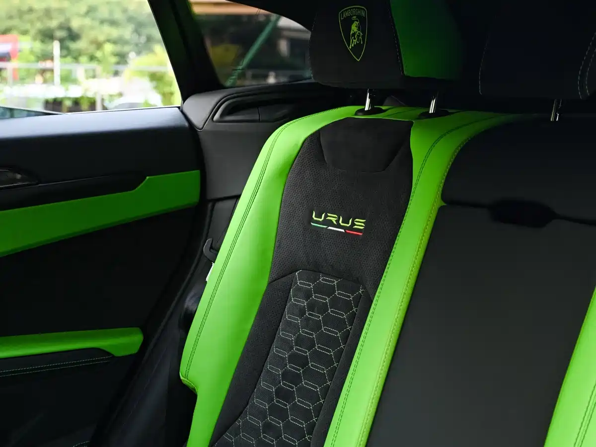 صورة 9 - Lamborghini Urus