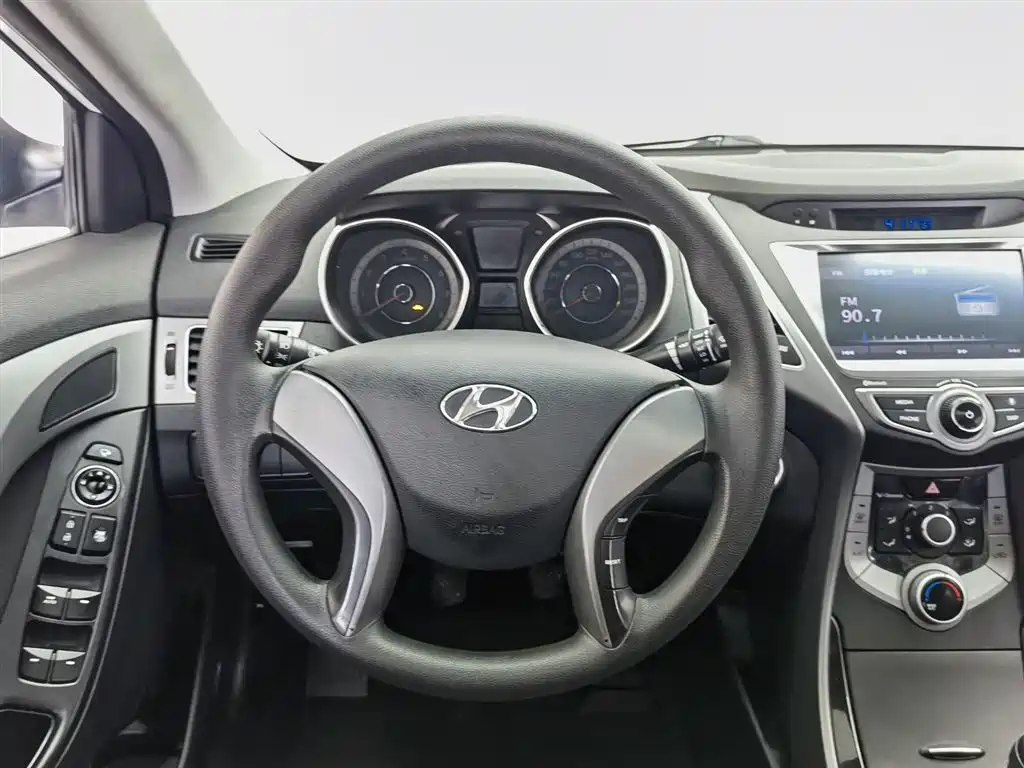 Hyundai Langdong 2016 1.6L Manual Premium Edition фото 11