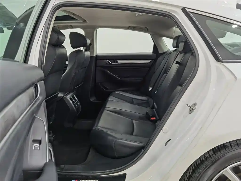 Honda Accord 2022 260TURBO Luxury Edition фото 15
