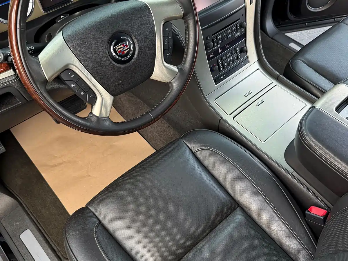 Cadillac Escalade 2013 6.2L ESV Platinum Extended фото 10