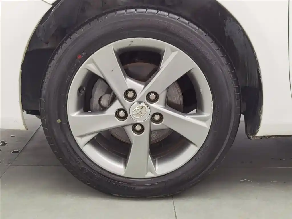 Toyota Corolla 2012 Styling Edition 1.8L CVT GL-i фото 17