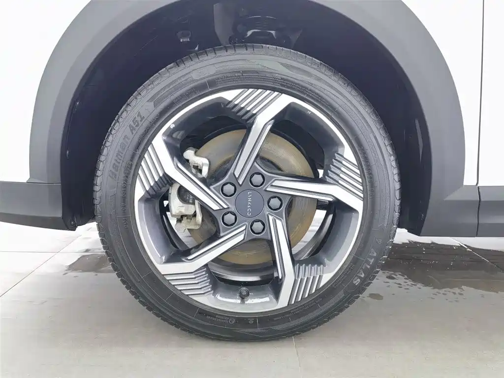 Lynk & Co 06 2023 Remix 1.5T Power Pro фото 17