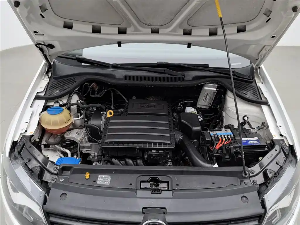 Volkswagen Polo 2016 1.4L Manual Trend фото 6