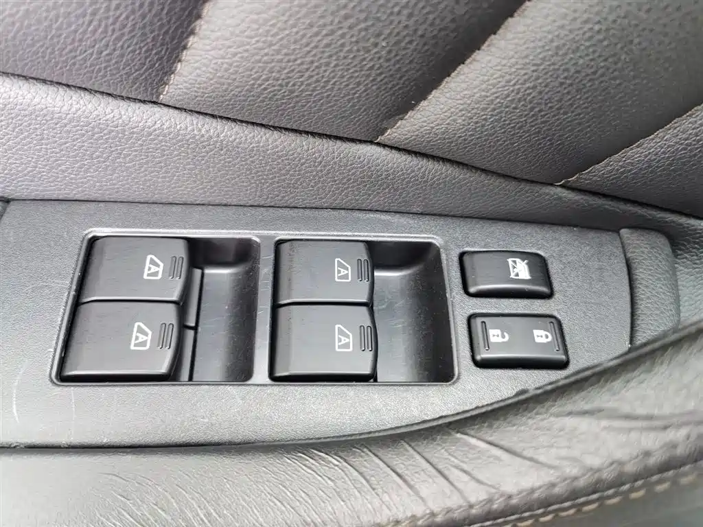 Infiniti FX 2011 FX35 Premium фото 9