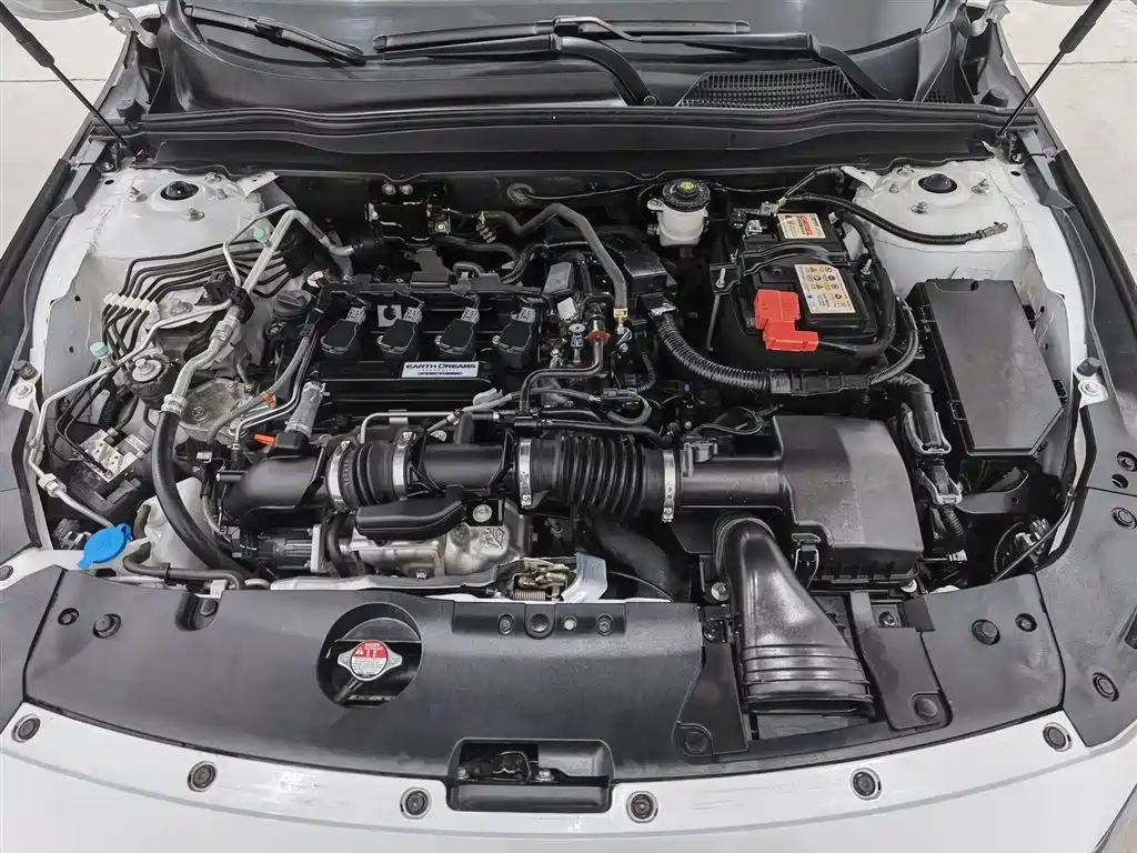 Honda Accord 2022 260TURBO Luxury Edition фото 6