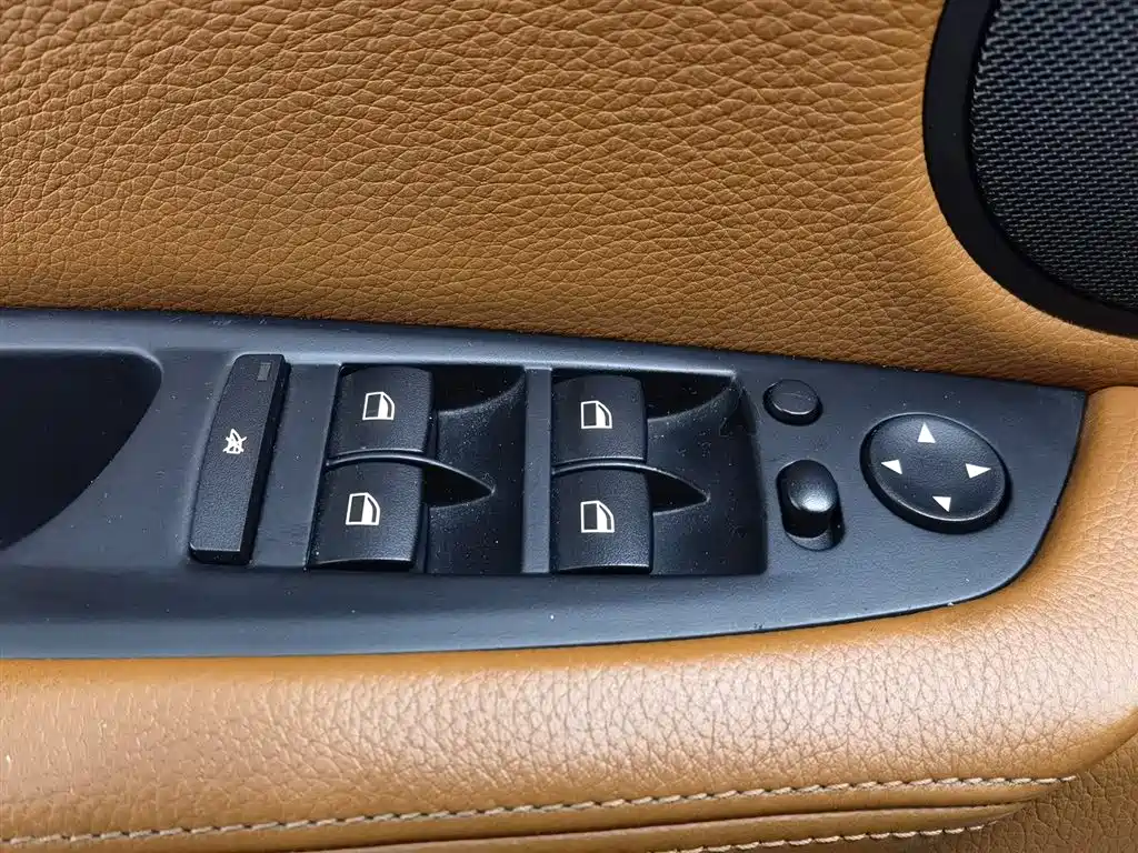 BMW X6 M 2010 X6 M фото 9