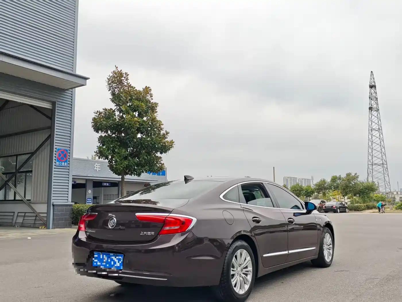 Buick LaCrosse 2018 Model 20T Leading Edition фото 4