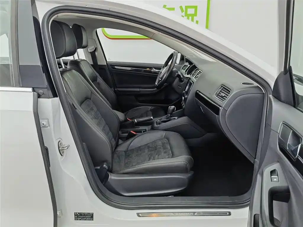 Volkswagen Sagitar 2018 280TSI DSG Luxury фото 23