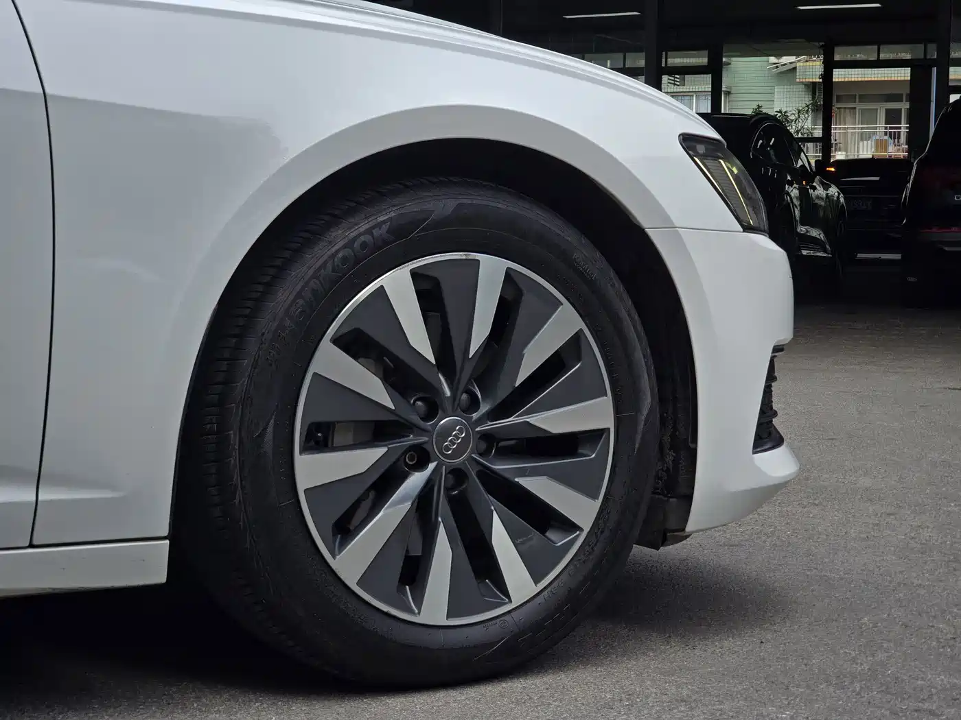 Фото 6 - Audi A6L