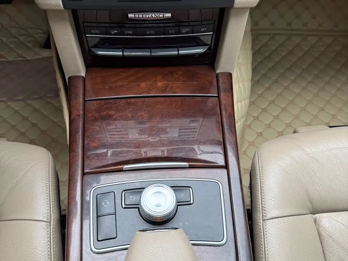 Mercedes-Benz E-Class 2012 E 300 L Fashion фото 13