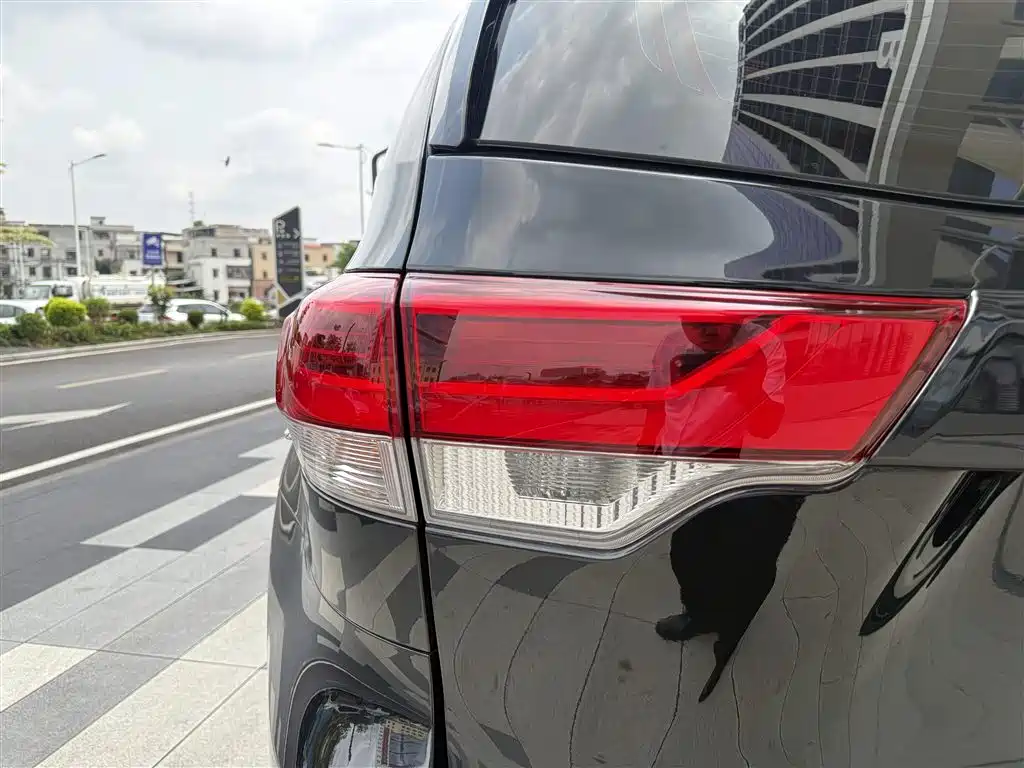 Toyota Highlander 2018 2.0T 2WD Elite 7-seater (China V) фото 15