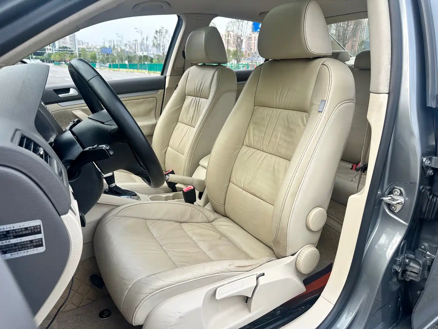 Volkswagen Sagitar 2010 1.4TSI Automatic Luxury фото 20