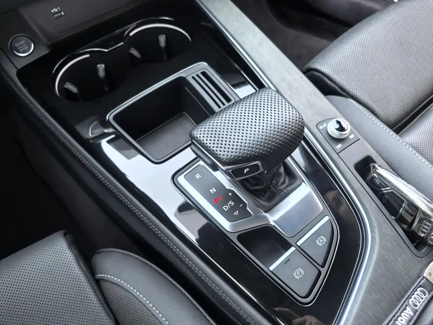 Audi A4L 2024 40 TFSI Luxury Dynamic фото 15
