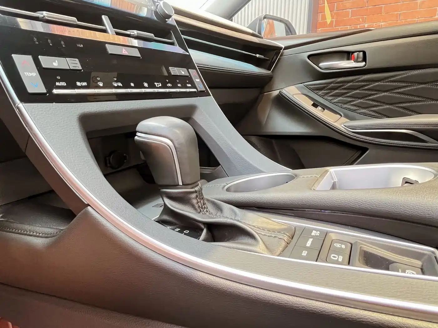 Toyota Avalon 2019 2.5L Touring Premium Edition China VI фото 4