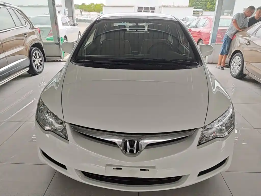CIIMO CIIMO 2015 2015 1.8L Automatic Comfort Edition