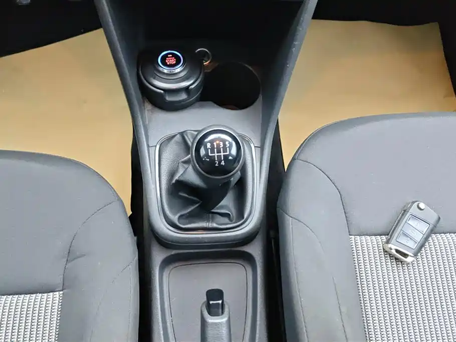 Volkswagen Polo 2014 1.4L Manual Trend Edition фото 16