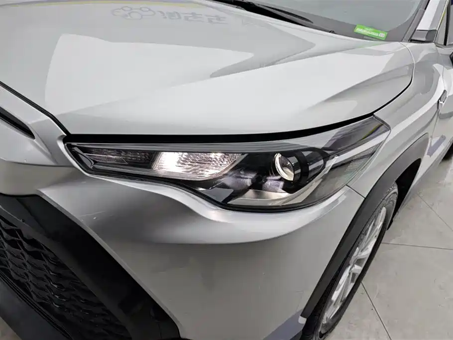 Toyota Frontlander 2023 2.0L CVT Leading Edition фото 5
