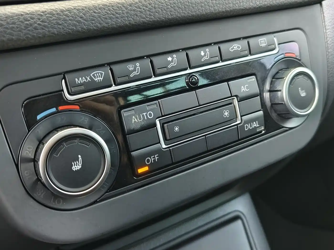 Volkswagen Tiguan 2010 2.0TSI Automatic AWD Flagship фото 11