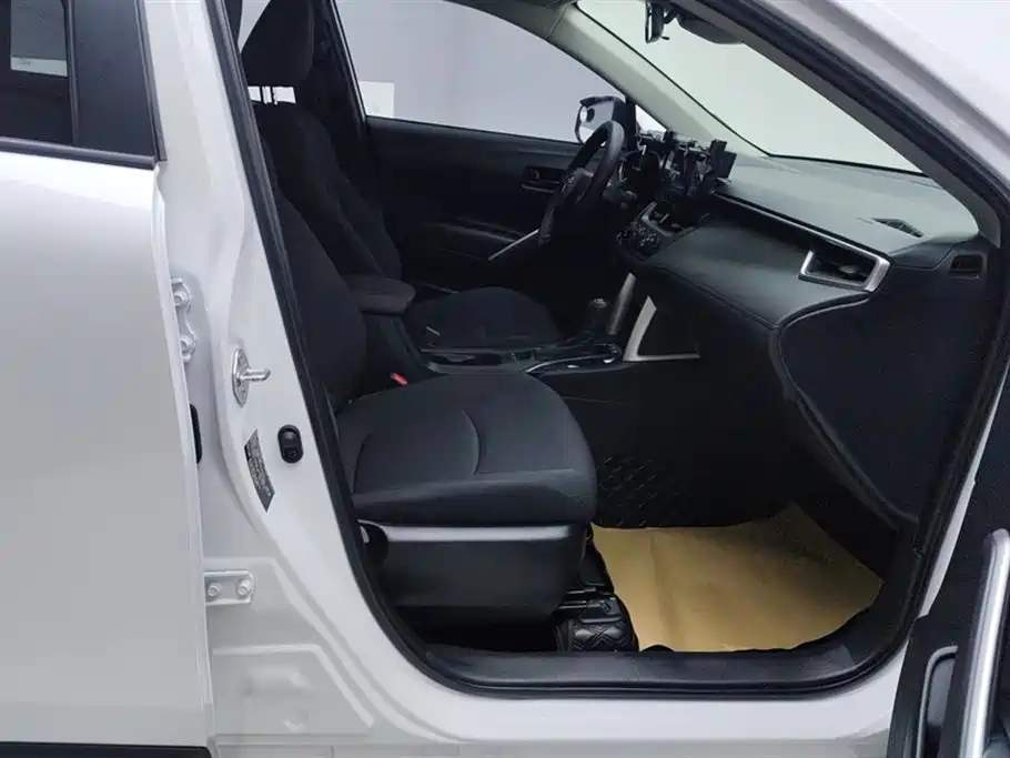 Toyota Corolla Cross 2023 2.0L Pioneer Edition фото 8