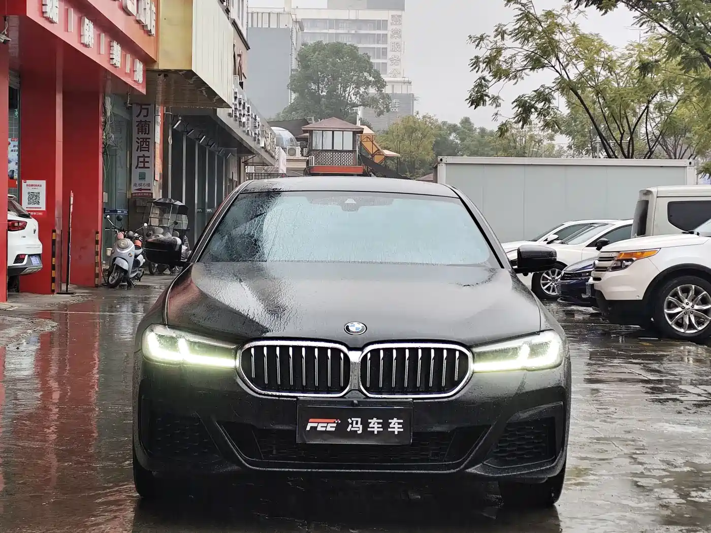 BMW 5 Series 2023 530Li Leading M Sport Package фото 2