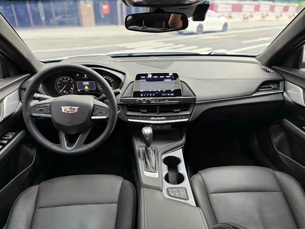 Cadillac CT4 2023 25T Luxury Model фото 14